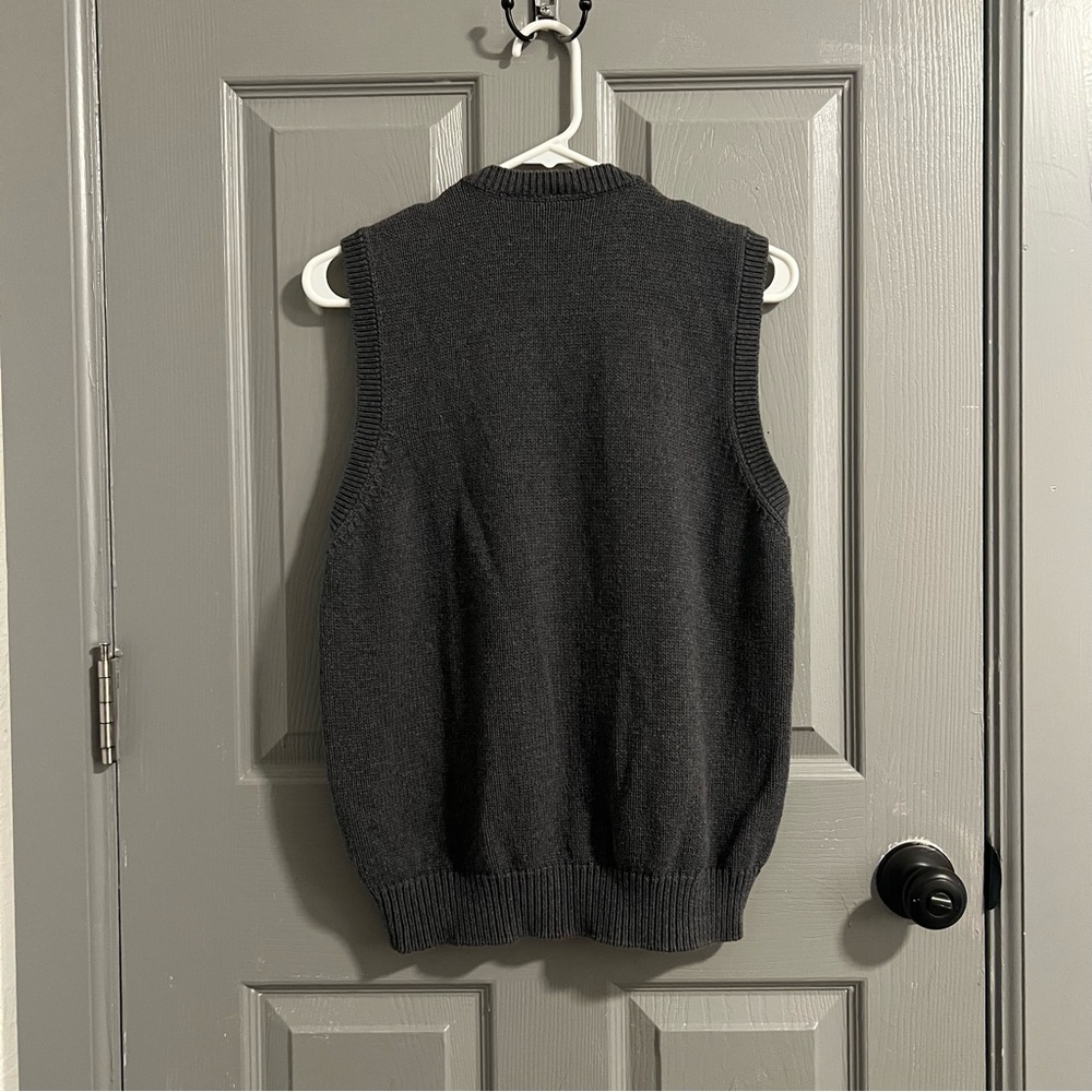 Lizsport Gray Knit Button Front Vest with Embroidered Diamond Pattern - Picture 5 of 5